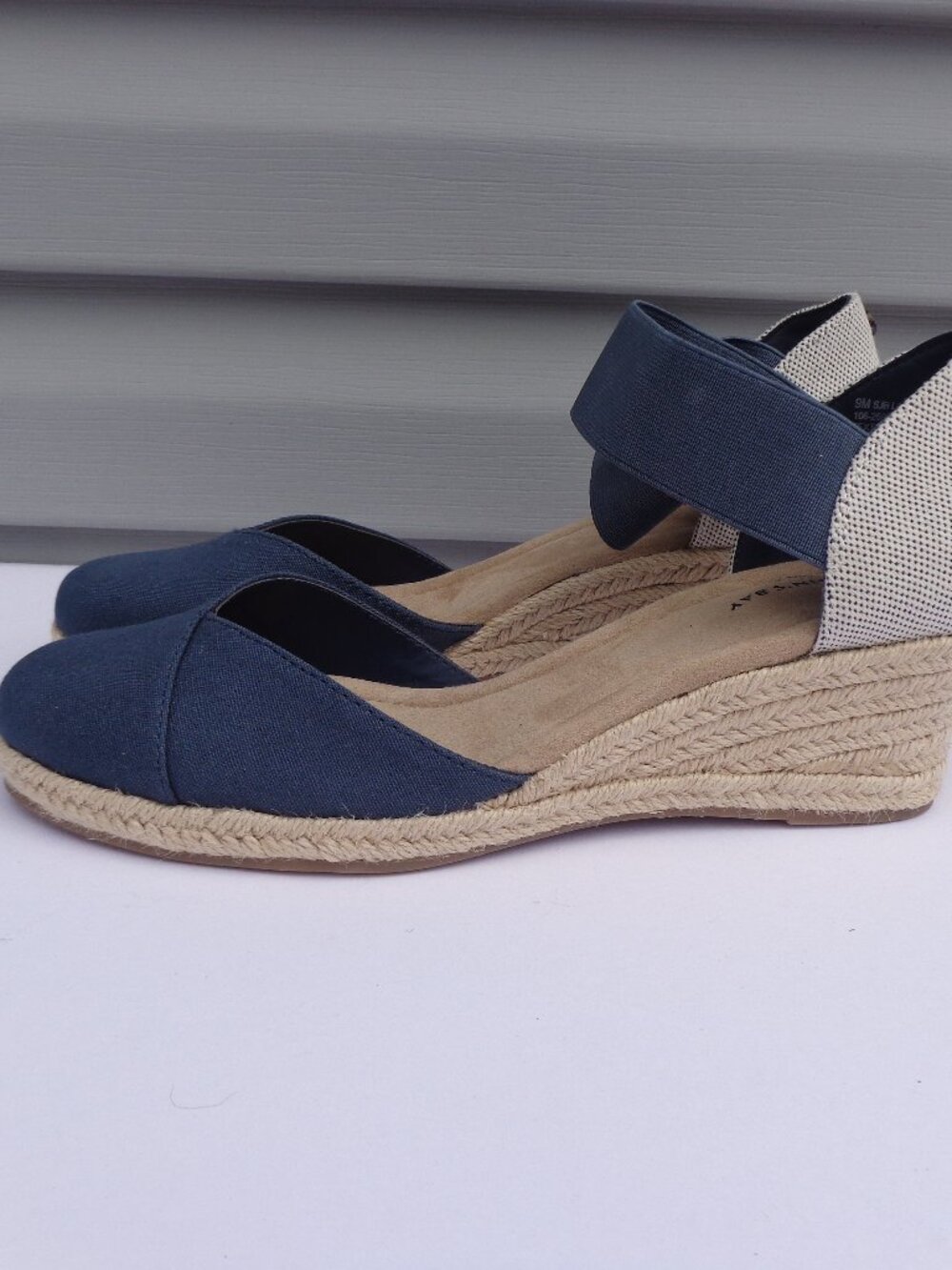 St. John's Bay Lamesa Espadrille Wedge Navy Elastic Strap Women's Sandals Sz 9M